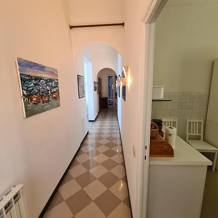 Ferrer Daire Monterosso al Mare