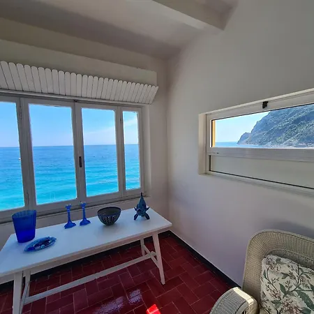 Ferrer * Monterosso al Mare