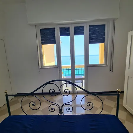 Ferrer Daire Monterosso al Mare