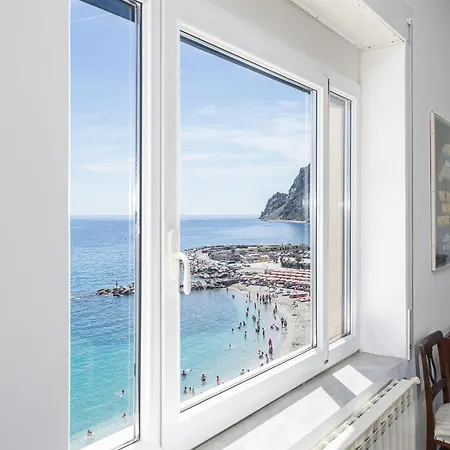 Ferrer View Of The Sea And The 5terre