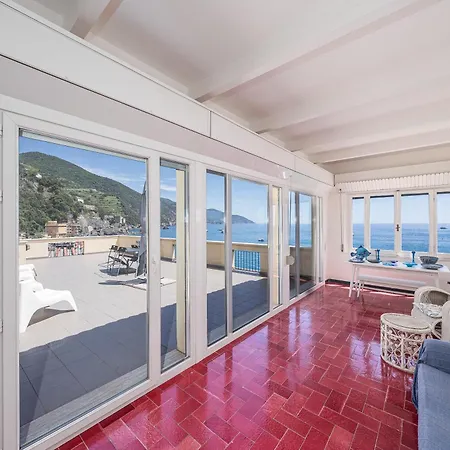 Ferrer * Monterosso al Mare